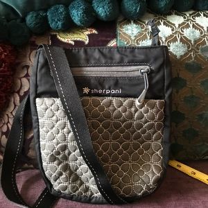 Sherpa I Crossbody nylon/quilted